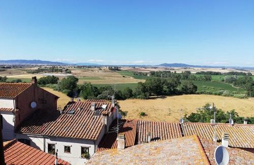 Montalto di Castro House | Scenic Escape at Camera Torre Panoramic - Rated 9/10