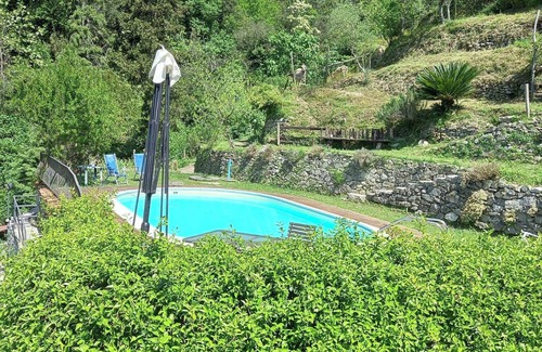 Fosdinovo House | Pet-Friendly Retreat at Camera Woof with Breakfast Included