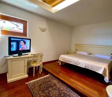 Gardone Riviera House | Discover Camere Al Veliero: Pet-Friendly & Family Ready