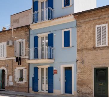 Porto San Giorgio House | Guest Rated 9.1: Family-Friendly Camere Casa Azzurra