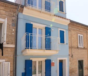 Porto San Giorgio House | Guest Rated 9.1: Family-Friendly Camere Casa Azzurra