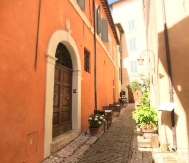 Trevi House | Discover Camere Della Vecchia Posta: Family-Friendly Escape