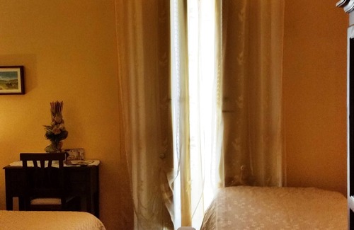Fondi Bed & Breakfast | Cozy Camere Primavera B&B with Breakfast & Child Care