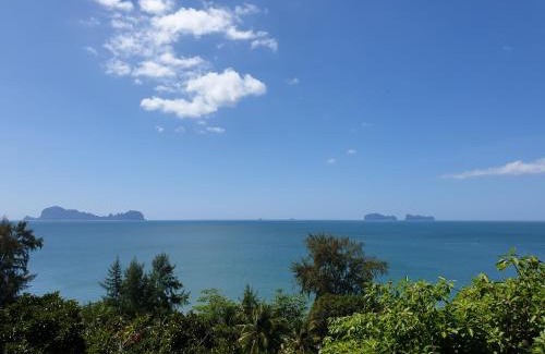 Palian Resort | Experience Oceanfront Bliss at Cameron Island Resort