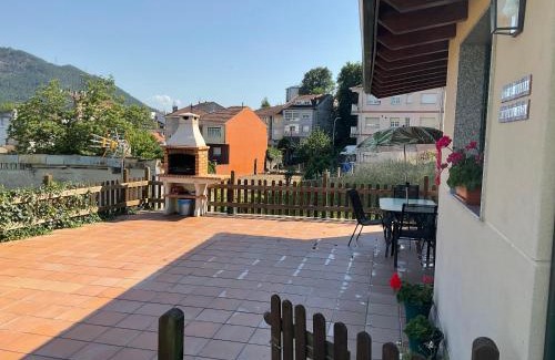 Ribadavia House | Discover Camiño á casa: Pet-Friendly Retreat with High Ratings