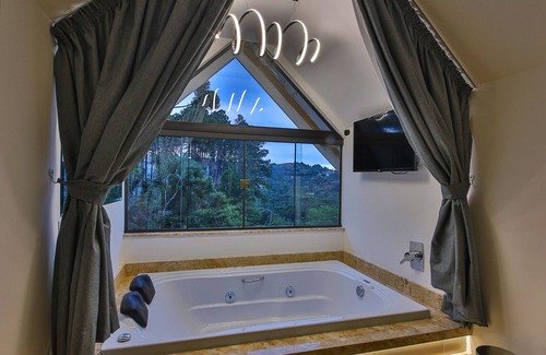 Recanto Araucaria Hotel | Discover Caminho das Pedras Pousada with Spa & Hot Tub