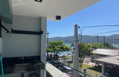 Governador Celso Ramos Apartment | Oceanfront Comfort at Caminho do Mar Ap 4 – Guest Rated 9/10
