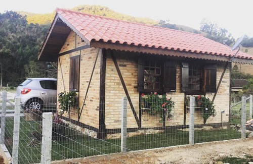 Sao Bonifacio Cabin | Pet-Friendly Retreat at Caminhos da Serra do Tabuleiro