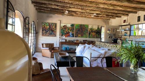 Arenas de Jose Ignacio Bed & Breakfast | Welcoming Camino Jose Ignacio: Family & Pet Friendly Retreat