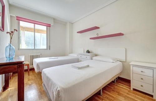 Echavacoiz Apartment | Family-Friendly Retreat at Camino Pamplona 3 by Clabao