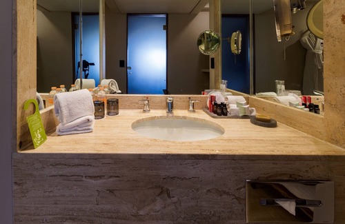 Venustiano Carranza Hotel | Discover Comfort at Camino Real Aeropuerto Mexico Hotel