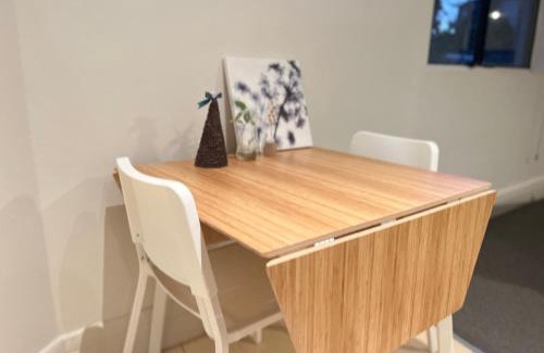 Cammeray Apartment | Trendy Cammeray Stay with Free Cupsday & Family Friendly