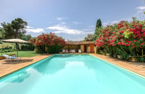 Fourques Apartment | Pet-Friendly Retreat with Pool and Family Amenities at Camoin