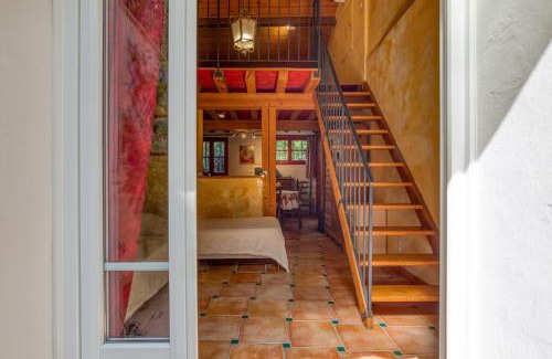 Fourques Apartment | Pet-Friendly Retreat with Pool and Family Amenities at Camoin