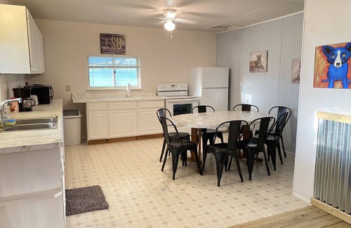 Geneva Cabin | Idyllic Camp by Pendleton Bridge Near Toledo Bend Lake