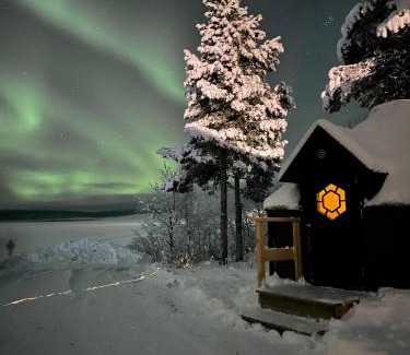 Jukkasjarvi Ski Chalet | Unique Camp Caroli Hobbit Hut with Great Guest Ratings