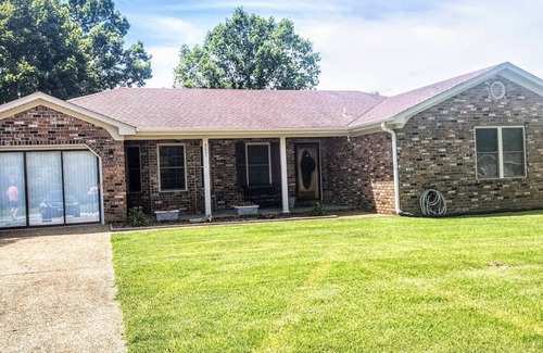Killen House | Camp Creek Cottage 3br, 2ba w Outdoor Tent & Grill