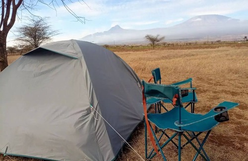 Oloitoktok RV Rental | Cozy Camp David Amboseli: Family-Friendly with Breakfast