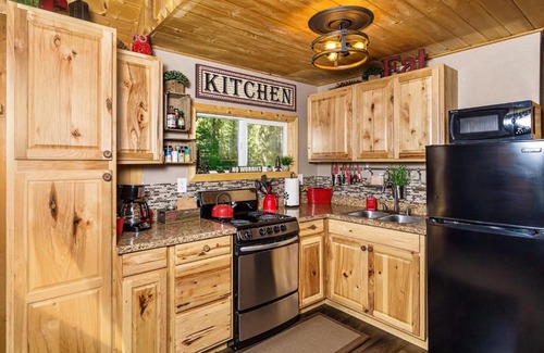 Ardenvoir House | Discover Camp David: Perfect for Families and Pets!