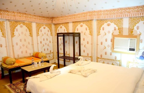 Sam Other | Comfortable Stay at Camp e Khas with Restaurant & Breakfast