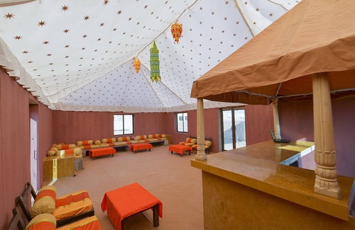 Sam Other | Comfortable Stay at Camp e Khas with Restaurant & Breakfast