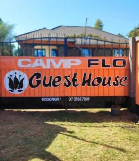 Uasin Gishu House | Pet-Friendly Camp-Flo Guest House with Cozy Fireplace