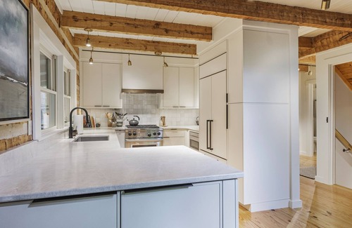 Clifftops House | Idyllic Camp McGu: Lakefront Retreat with Exciting Amenities