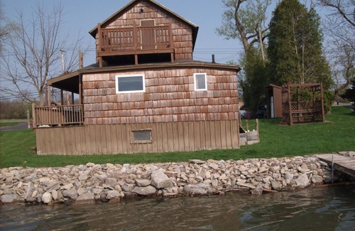 Cayuga Cottage | Discover Camp Onondaga: Historic Lake Cottage Retreat