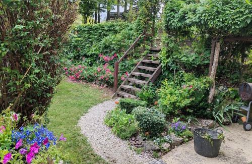 Vireux-Molhain House | Discover Camp Paradis: Pet-Friendly Family Retreat Awaits