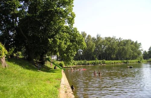 Telc Resort | Pet-Friendly Camp Telč - U Roštěnky with Pool & Ocean View