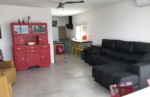Olivella House | Discover Campagne de Sitges: Family & Pet-Friendly Retreat