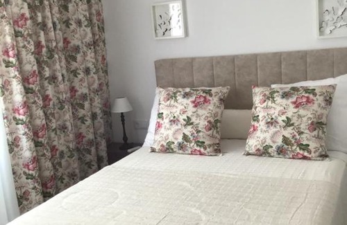 Olivella Villa | Elegant Getaway at Campagne de Sitges - 4-Star Excellence