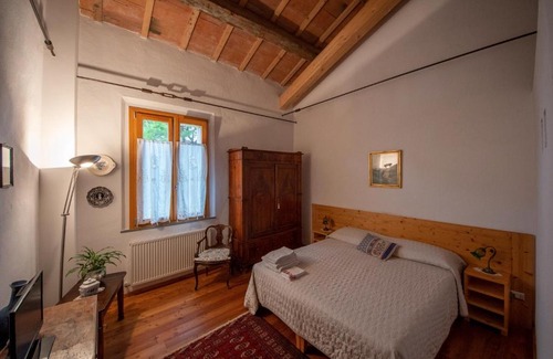 Oriolo dei Fichi House | Experience Campanacci Agriturismo: Oceanfront & Pet Friendly