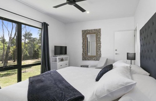 Meeniyan Apartment | Campania Spa Suite 3