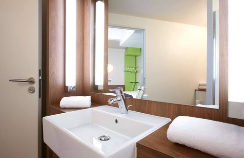 Auch Hotel | Discover Campanile Auch: Family-Friendly with Spa & Dining