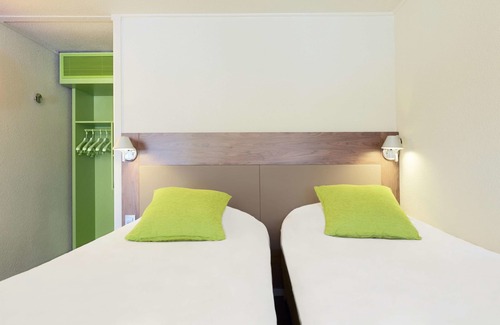 Fouquieres-les-Bethune Hotel | Budget-Friendly Campanile Bethune Fouquieres with Dining