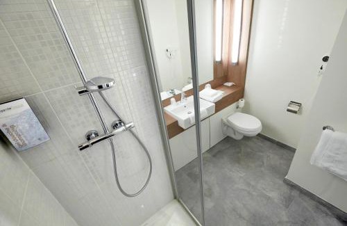 Mondeville Hotel | Pet-Friendly Stay at Campanile Caen Est - Mondeville