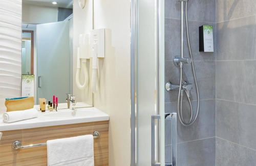 Clermont-Ferrand Hotel | Explore Campanile Clermont Ferrand Centre: Rated 8.8/10