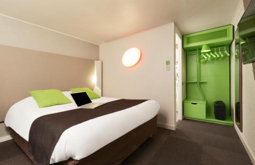 L'Isle-d'Abeau Hotel | Pet-Friendly Campanile L'Isle d'Abeau with Ocean Views