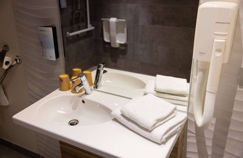 Limoges Hotel | Discover Campanile Limoges Centre - Gare with Spa & Breakfast