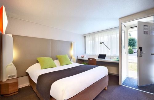 Feyzin Hotel | Discover Campanile Lyon Sud - Feyzin: Spa & Family Dining