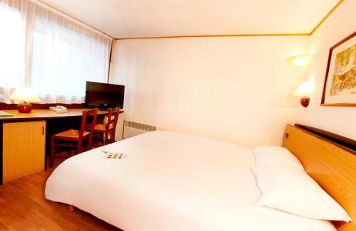 Saint-Victor Hotel | Discover Campanile Montluçon with Family-Friendly Amenities