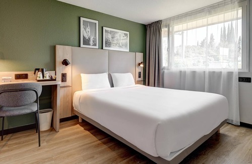 Meyreuil Hotel | Eco-Friendly Retreat at Hotel Campanile Aix En Provence