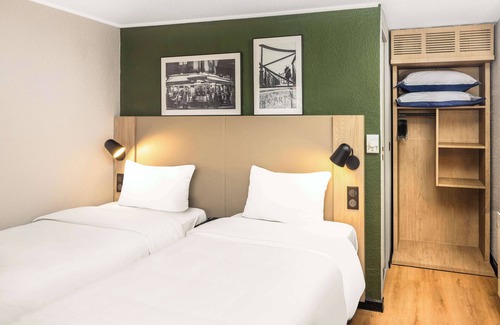 Cergy Hotel | Inviting Campanile Cergy Saint Christophe with Spa & Dining