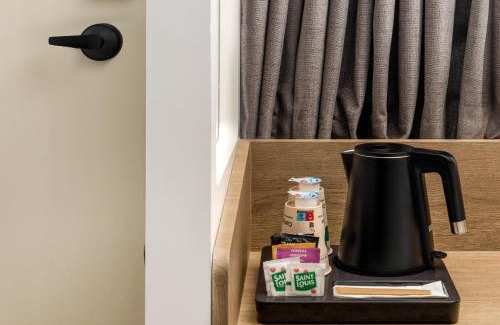 Les Ulis Hotel | Convenient Campanile Les Ulis with Pet-Friendly Amenities