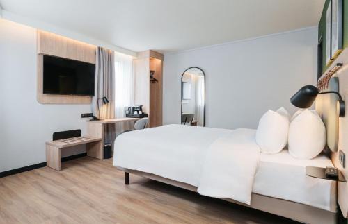 Arcueil Hotel | Discover Campanile Paris Sud - Pet Friendly & Family Welcome