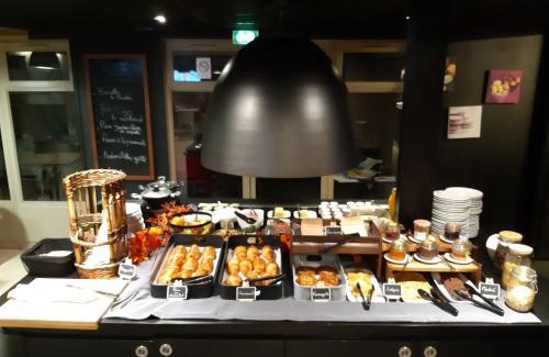 Lesmenils Hotel | Discover Campanile Pont-à-Mousson: Pet-Friendly Retreat