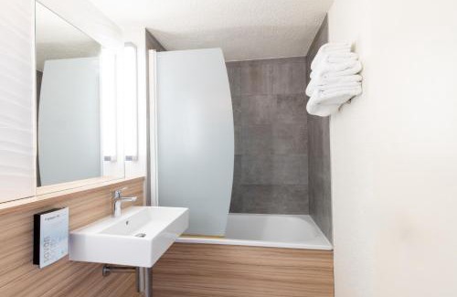 Muire - Haubette Hotel | Discover Campanile Reims Ouest - Pet Friendly & Accessible