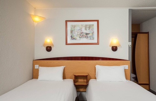 Basildon Hotel | Discover Campanile Restaurant in Basildon - Family Friendly