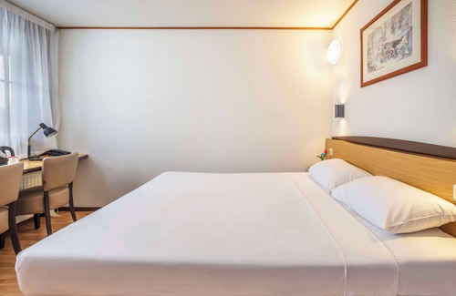 's-Hertogenbosch Hotel | Budget-Friendly Stay at Campanile Hotel 's-Hertogenbosch